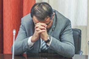 Скандального депутата, назвавшего ХМАО родиной узбеков, лишили зарплаты