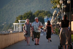 "От этого страдают все": в Абхазии снова недовольны туристами из России