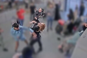 Два брата избили полицейских в аэропорту Манчестера