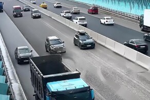 Раздавило между двумя грузовиками