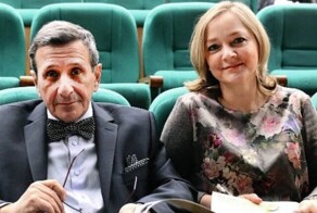 Служебный роман Бориса Смолкина, переросший в крепкий брак с молодой возлюбленной