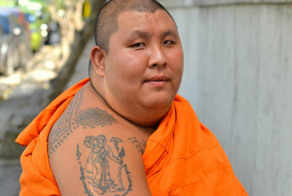 Газировка против буддизма — новый напиток убивает монашество в Таиланде