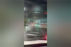 "Раньше умом хвалились, а сейчас - задницей!": в Краснодаре девушка обнажилась и станцевала на капоте авто