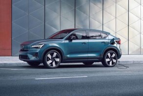 Переход США на электромобили откладывается: автопроизводители массово отменяют и замораживают EV-проекты