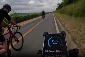 Лобовое столкновение велосипедистов