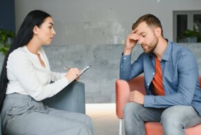Сеансы у психолога vs сеансы маминого гнева: история токсичных отношений сына и матери заставила пользователей задуматься