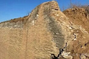 В Китае супруги продавали кирпичи с Великой Китайской стены