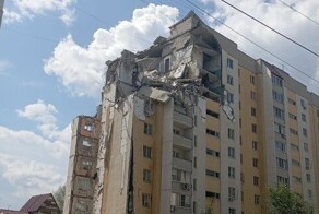 Взрыв газа разрушил часть десятиэтажного жилого дома в Саратове