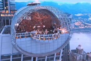 Качели на высоте 250 метров