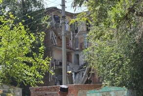 В Астрахани обрушился подъезд аварийного дома