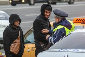 В Санкт-Петербурге мигрантам запретили водить такси