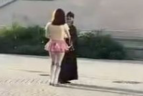 "Этот, как бы правильно его назвать...": в Москве группа трансгендеров* устроила провокацию, заявившись в Сретенский монастырь в женской одежде