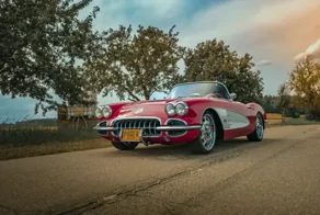 В Европе собрали новый Chevrolet Corvette первого поколения из остатков старых спорткаров
