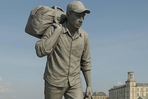 В Москве на месте скандально известной скульптуры предложили установить памятник мигранту