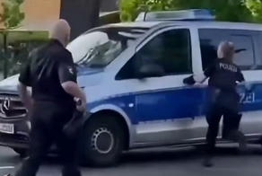 Жадная немецкая полиция, не дают мигрантам покататься
