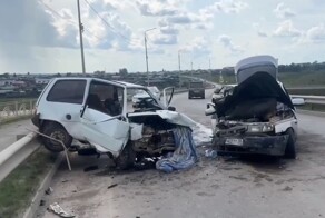 Лоб в лоб ОКА и ВАЗ-2112