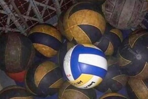 Не ищите здесь смысл. Здесь в основном маразм