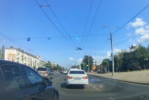 Упорно выпрашивал и выпросил