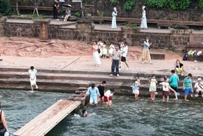 Неравнодушные люди спасли мальчика,  которого унесло потоком воды