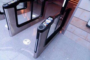 В Москве показали турникеты метро нового поколения