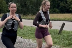 В Великобритании женщины-полицейские вышли на пробежку, чтобы пресечь домогательства