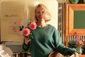 Памела Андерсон выпустила именную серию маринованных огурцов