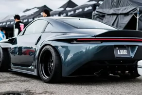 Nissan 350Z после тюнинга стал похож на два разных Porsche