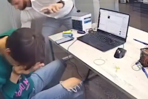 Петербуржец ворвался в офис и украл у менеджера рюкзак с 11 миллионами рублей