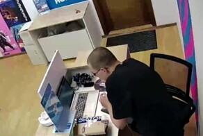 Стажер ПВЗ украл смартфон