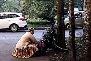 Пенсионерка подожгла электроскутер соседа