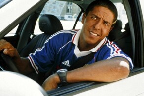 Звезда фильмов «Такси» снялся в рекламе магазина одежды в России