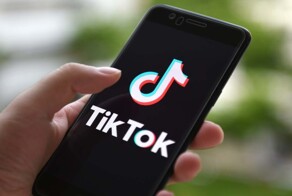 "Кукольный рот": в погоне за красотой подростки самостоятельно режут уголки губ