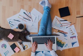 В&nbsp;Китае безработные платят компаниям, чтобы притвориться их&nbsp;сотрудниками