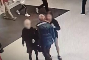 В Питере пожилой извращенец схватил несовершеннолетнюю девочку между ног