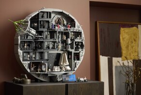 Гигантская Звезда Смерти из 9023 деталей LEGO