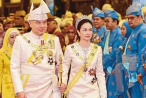 Женщина решила обнять султана на публике: ей грозит штраф или тюрьма