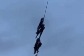 Появились кадры эвакуации членов правительства в Непале во время протестов