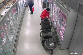 В Великобритании пенсионер-рецидивист вывез из магазина стейки