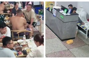 Сотрудник закусочной лёг спать прямо за кассой