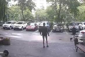 Мужчина в трусах ограбил пенсионерку в Москве