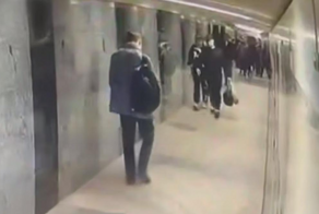 Мужчина ударил ногой прохожего в переходе в Москве