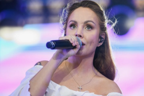 "Танцуют все!": в Ставрополе заметили снайпера на крыше, размахивающего руками в такт песни МакSим на Дне города