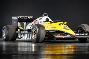 Renault выставит на продажу 100 раритетных автомобилей и спорткаров