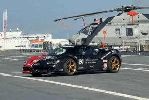 Итальянец на суперкаре установил рекорд скорости на палубе корабля