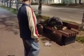 Подросток ударил бездомного ради забавы