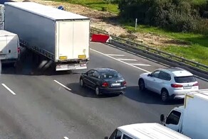 "Подушка безопасности" в виде легкового автомобиля