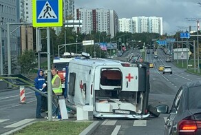 Момент столкновения скорой с “Вольво» на юго-западе Москвы