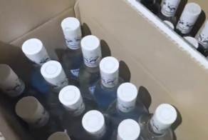 В Ленинградской области полиция обнаружила поставщика суррогатного алкоголя, от которого умерли 25 человек