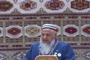 "У нас всё есть": старейшина Туркменистана от лица народа предложил не повышать зарплаты, пенсии и пособия