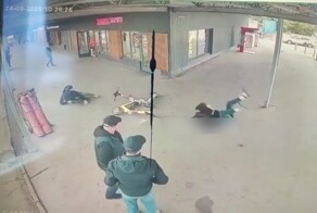 Встретились два одиночества на самокатах